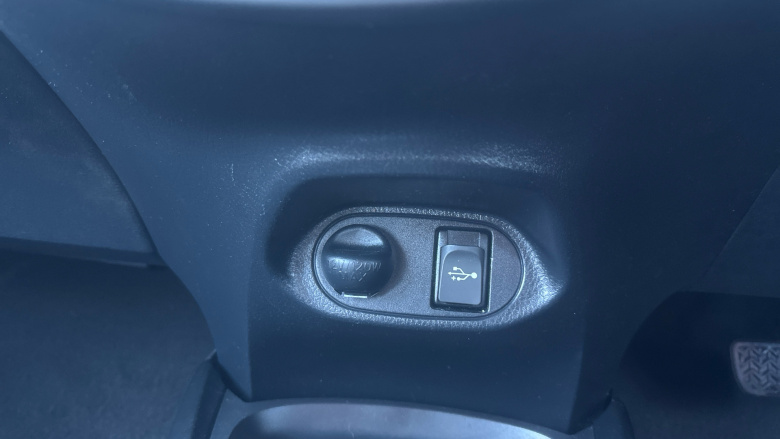 Toyota Yaris 1.5 VVT-i Icon 5dr CVT Petrol Hatchback